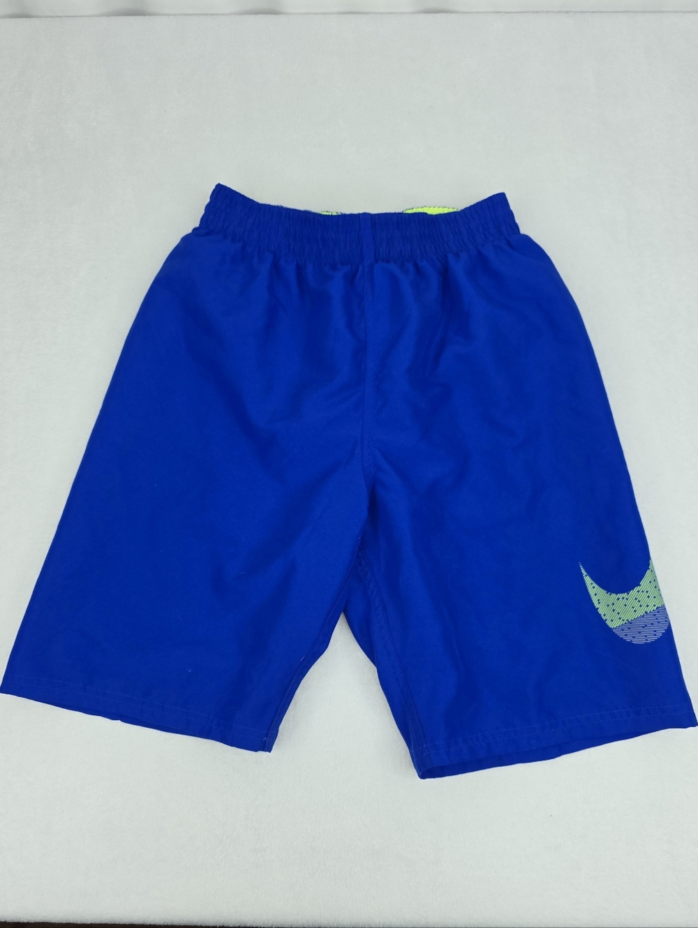 Nike Boy's Athletic Shorts with Accent Swoosh Size XL Blue AP-3540